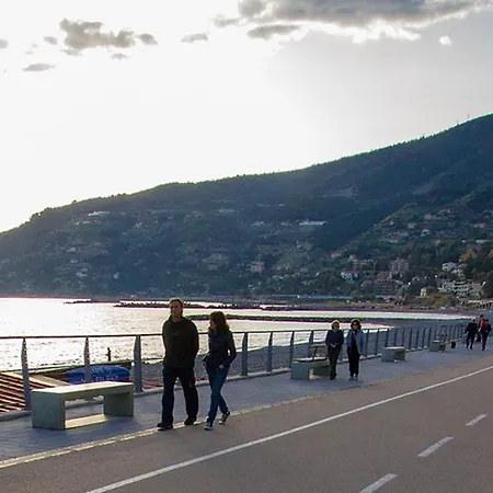 Appartamento Corso G. Garibaldi - 6 Sanremo